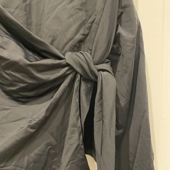 Elegant Black One-Piece Swimsuit - Picture 2 of 5